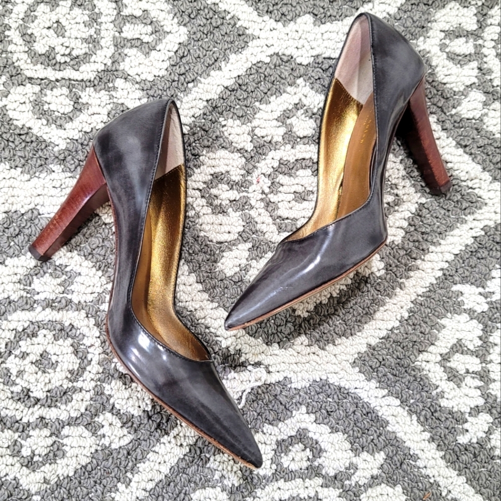 CHARLES NOLAN NEW YORK Pewter Patent Pumps Size 6